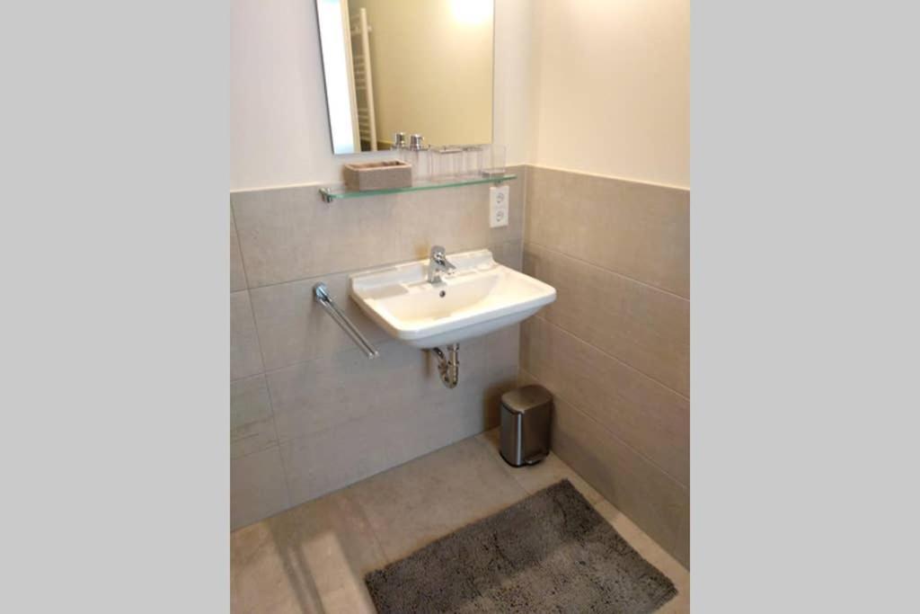 Pearl Studio Apart - King Bed - Netflix - Projector - Fast Wi-Fi Trier Exterior photo
